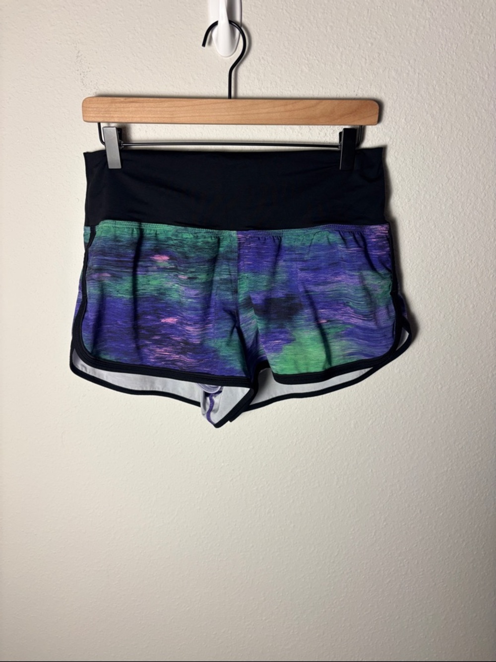 Lululemon Drop It Low Run Shorts Rio Nights Multi Purple Roll Waist